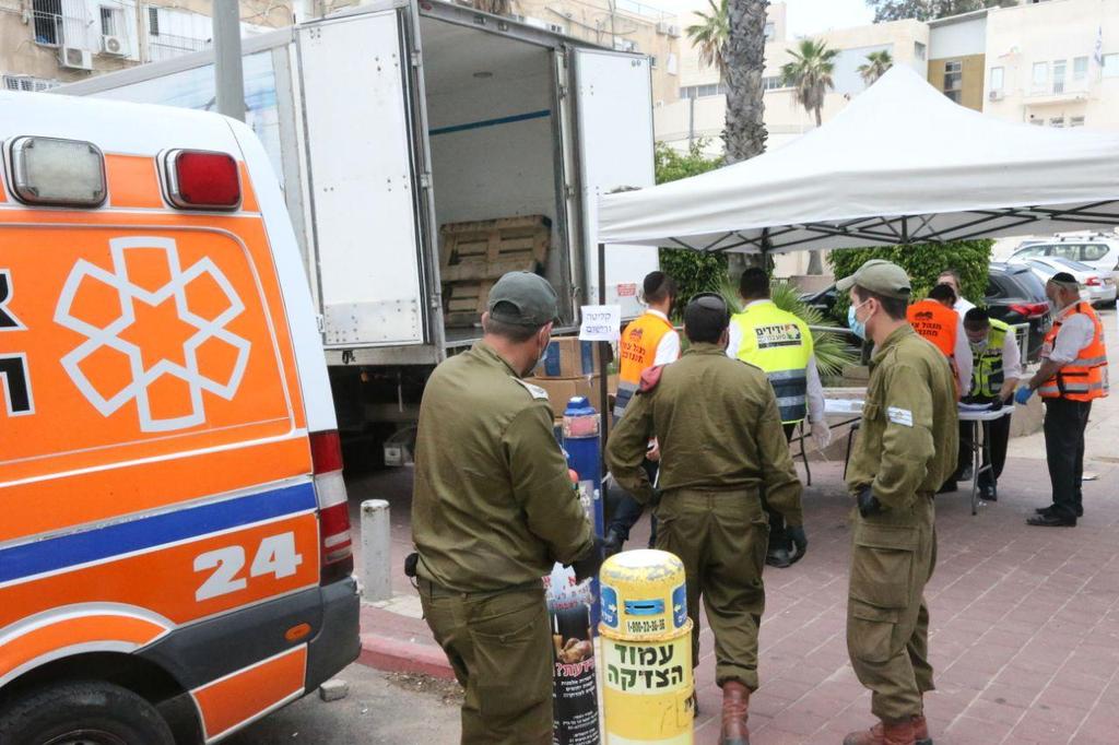 חלוקת האוכל לתושבים בבני ברק נמשכת