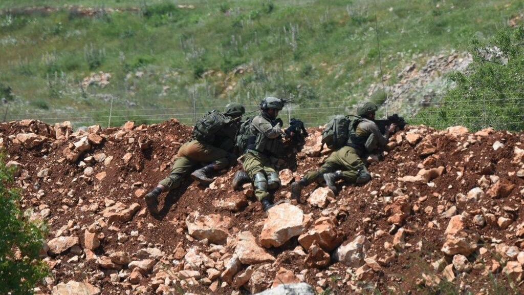 המוטיביציה לשירות קרבי נמצאת בירידה. לוחמים בגבול הצפון (צילום: אביהו שפירא) כוחות צה"ל מול כוחות יוניפ"יל וצבא לבנון היום באיזור אחת הפרצות