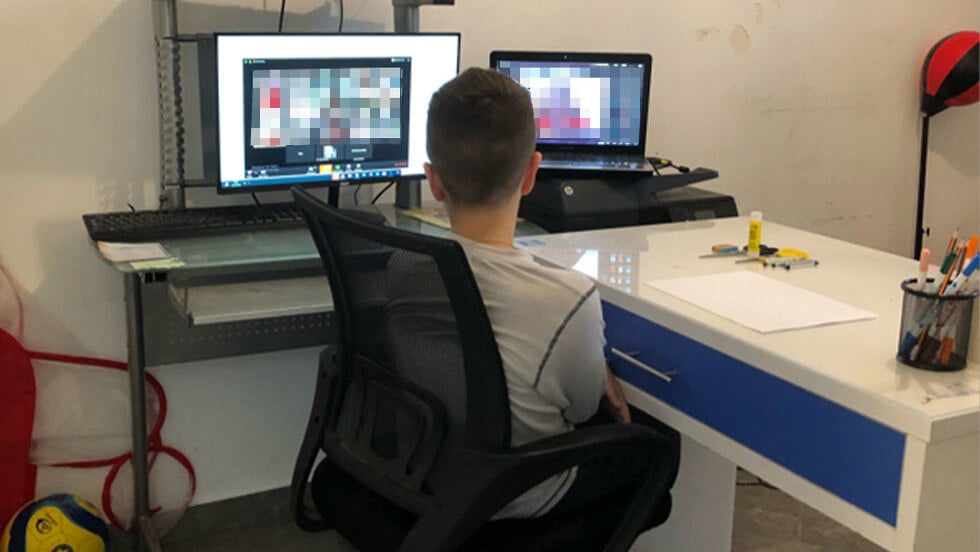 "למידה בחוץ יכולה להיות מספקת מאוד". למידה בזום, ארכיון (צילום: אתי נוריאל) למידה מרחוק במושב סגולה