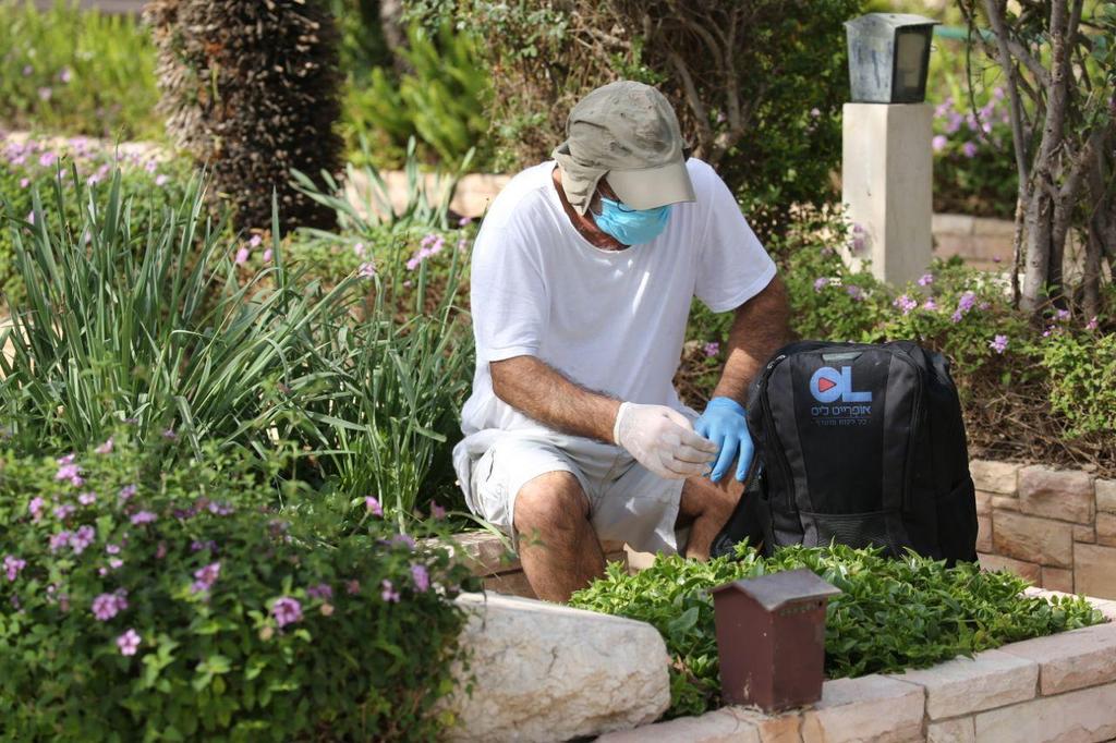 משפחות שכולות בקברים