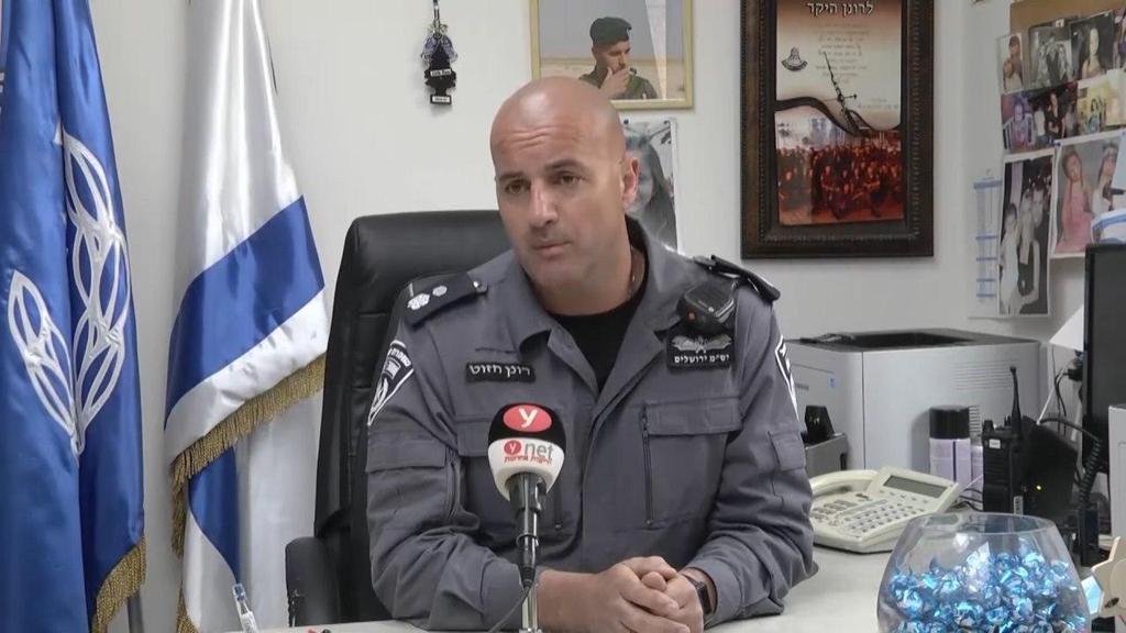 Chief Superintendent Ronen Hazot, the chief of Police Central District's Yasam Unit (Photo: Gil Yochanon) פעילות המשטרה במאה שערים בצל התשפטות נגיף הקורונה