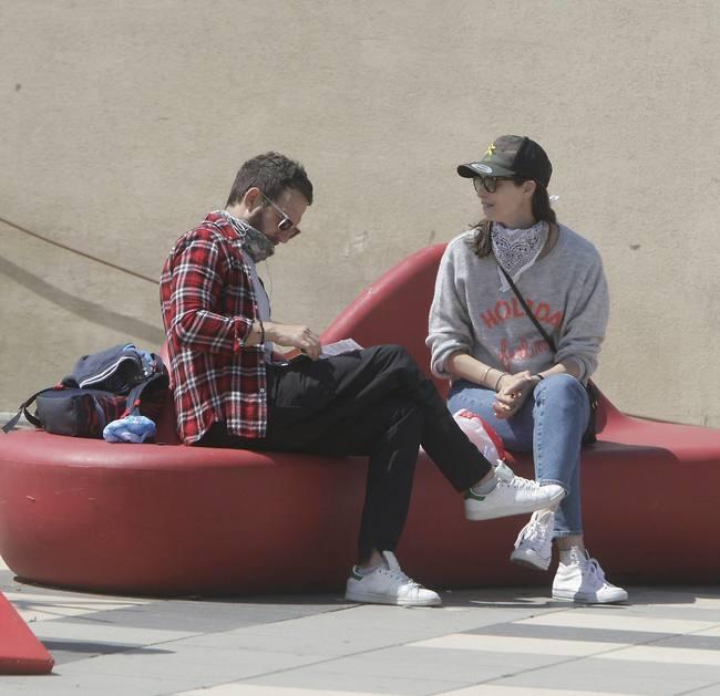 "טוב, הם לא משחררים.." (צילום: מוטי לבטון) "טוב, הם לא משחררים.."