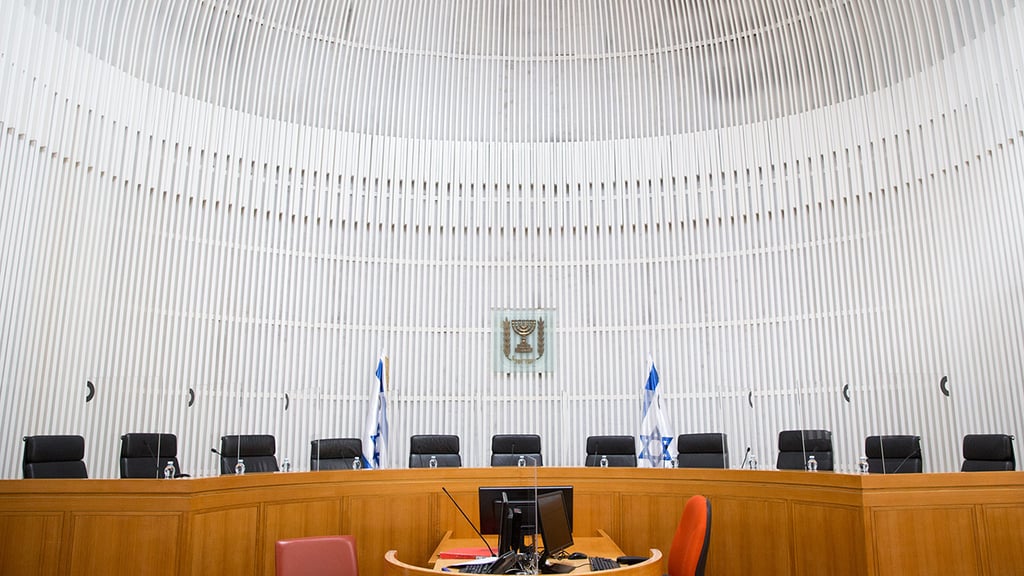  בג"ץ דן בהסכם הקואליציוני שנחתם בין הליכוד לכחול לבן