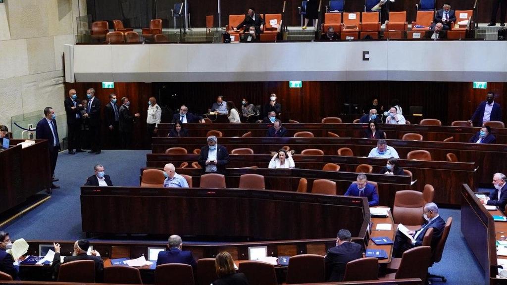 The Knesset votes on amendments to Basic Law: Government clearing the path for a Netanyahu led coalition (Photo: Knesset PR) מליאת הכנסת אישור חוק הרוטציה