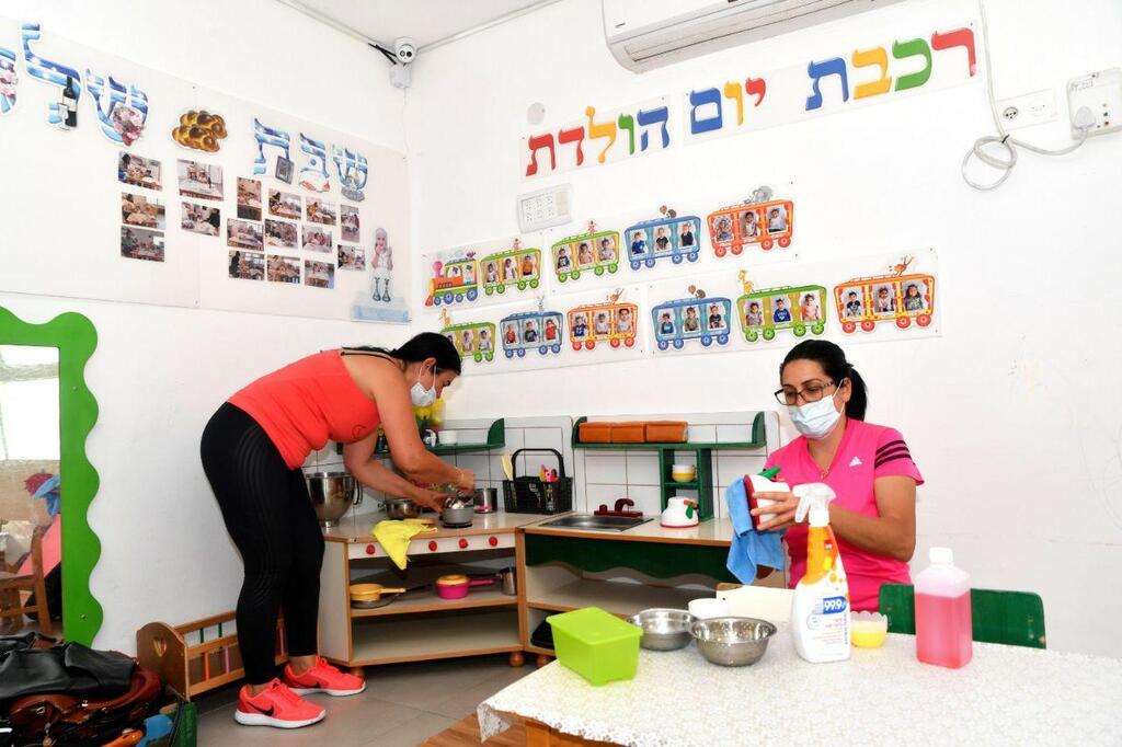 מחטאים גן במרחבים. ארכיון (צילום: חיים הורנשטיין ) הגננות בגנים של ישובי המועצה האזורית בדרום נערכות לחזרה לשגרה