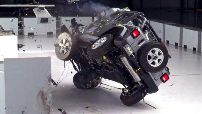ג'יפ רנגלר מבחן ריסוק IIHS