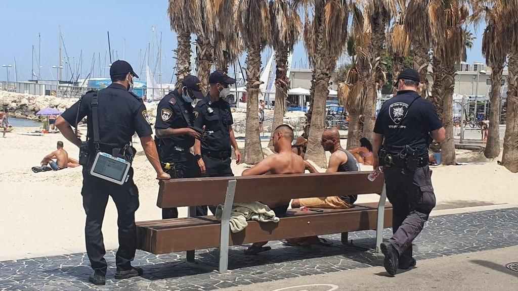 אכיפה בחופי תל אביב