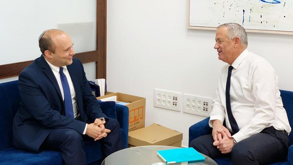 "צייצני רה"מ שפכו עליי ארס בגלל פגישה עם גנץ". ארכיון בני גנץ ונפתלי בנט