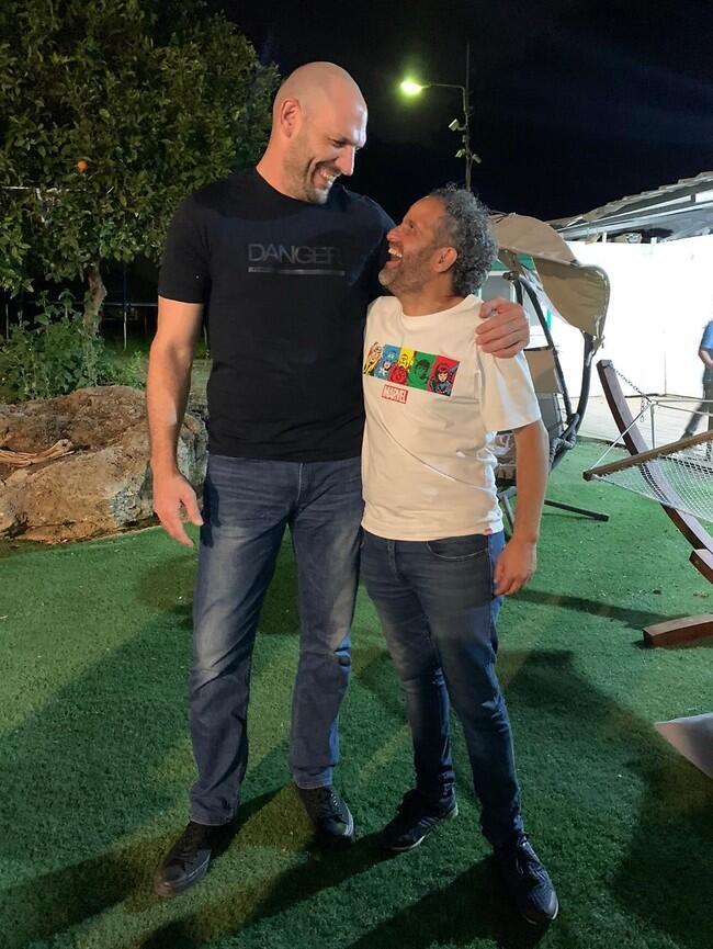 אם היינו חמאה כבר היינו נמסים. עידו קוז'יקרו (צילום: חגית ברוכים) אם היינו חמאה כבר היינו נמסים. עידו קוז'יקרו