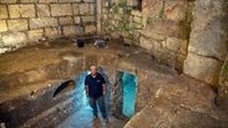 ברק מוניקנדם-גבעון במערכת החצובה