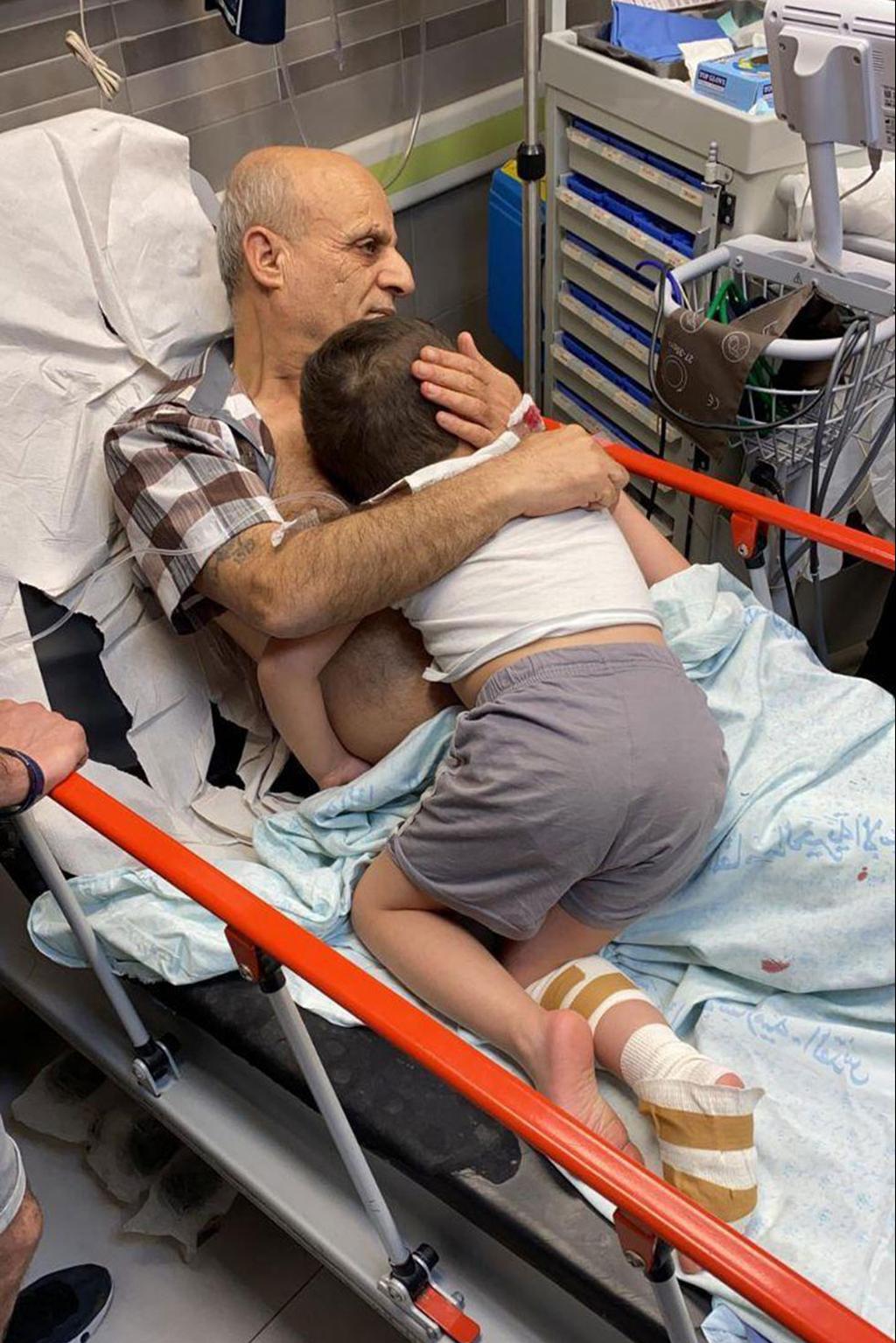 Father and son both lightly hurt in shooting האב ובנו