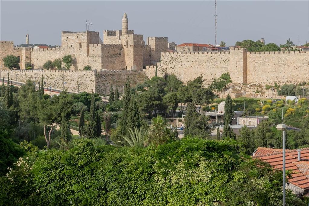 הפרחים לירושלים: טיול בין פינות החמד הנסתרות בבירה