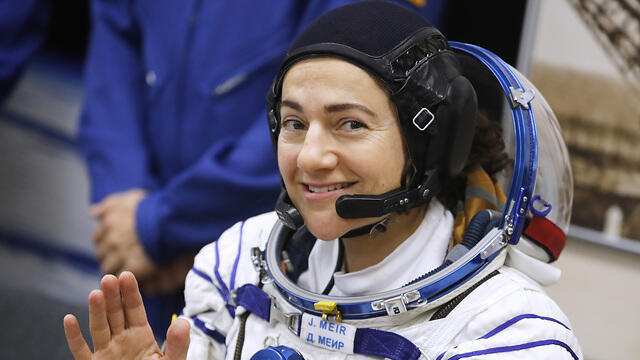 ''גם למדענים יש רגשות''. מאיר (צילום: AP) ''גם למדענים יש רגשות''. מאיר