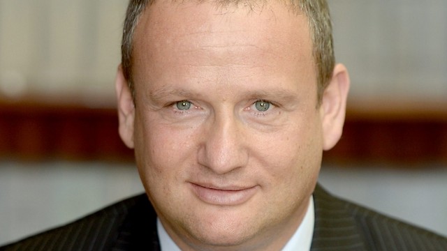 הראל לוקר
