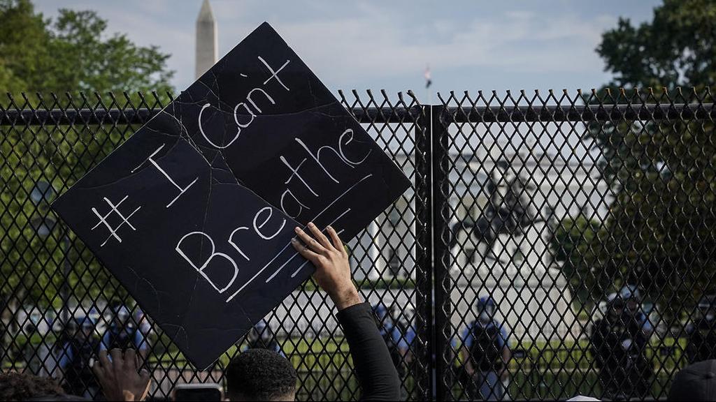 Protesters in gather outside the White House following the death of George Floyd 