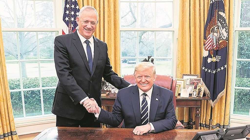 Defense Minister Benny Gantz meeting with U.S, President Donald Trump in the White House in January  