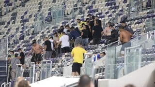 אוהדי מכבי תל אביב שפרצו ליציע בבלומפילד