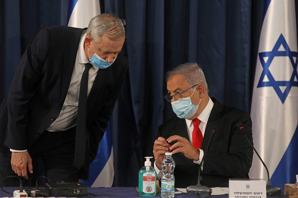 Incumbent Prime Minister Benjamin Netanyahu and Alternate Prime Minister Benny Gantz (Photo: Reuters) ישיבת ממשלה