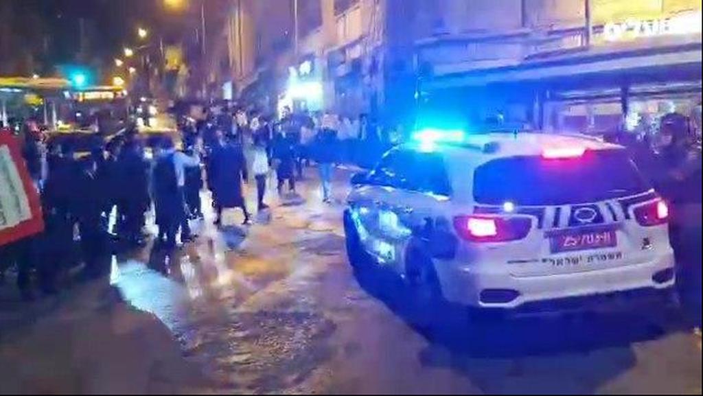 Ultra-Orthodox residents of Jerusalem protest lockdown (צילום: מחאת החרדים הקיצוניים) הפגנה של חרדים בכיכר השבת