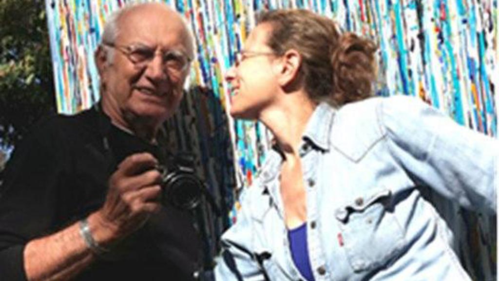 Artist Iris Eshet Cohen with her father photographer Mula Eshet היצירות של איריס עשת כהן