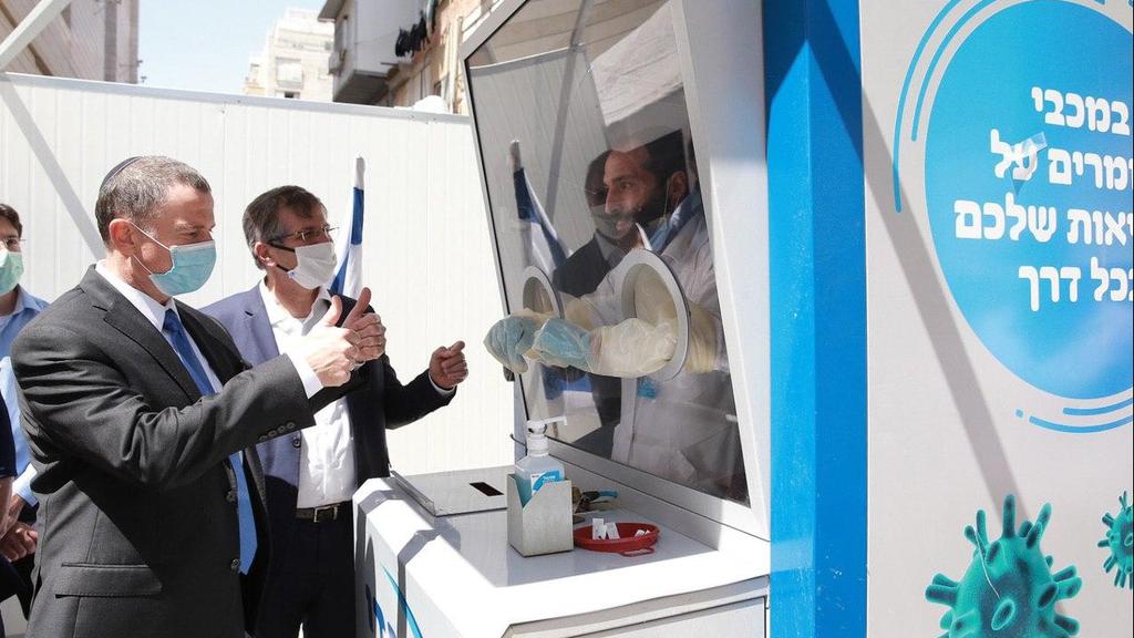 יולי אדלשטיין בביקור במוקד מכבי בבני ברק