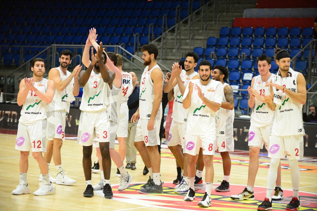 שחקני הפועל באר שבע (צילום: הרצל יוסף) שחקני הפועל באר שבע