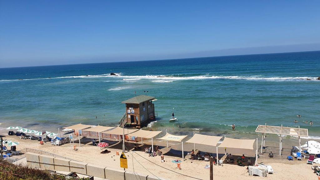 חוף הסלע בבת ים