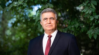 עמיר פרץ