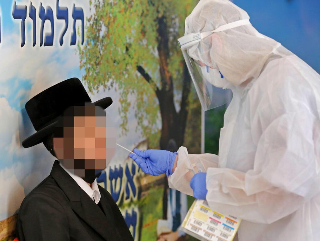 בדיקות של נגיף הקורונה ברחובות