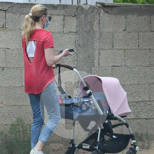 "עוד מישהו סימס לי לב עכשיו"