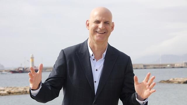 עשרה ספרים עד שהגיעה הפריצה. קובן