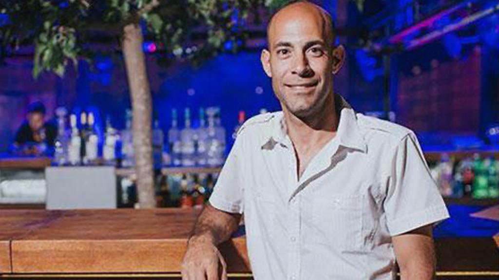 רבינוביץ'. "בסוף אולי לא נחלה בקורונה, אבל נחלה במחלות אחרות" זיו רבינוביץ' בעל אולמות האירועים צל החורש ואיניגו
