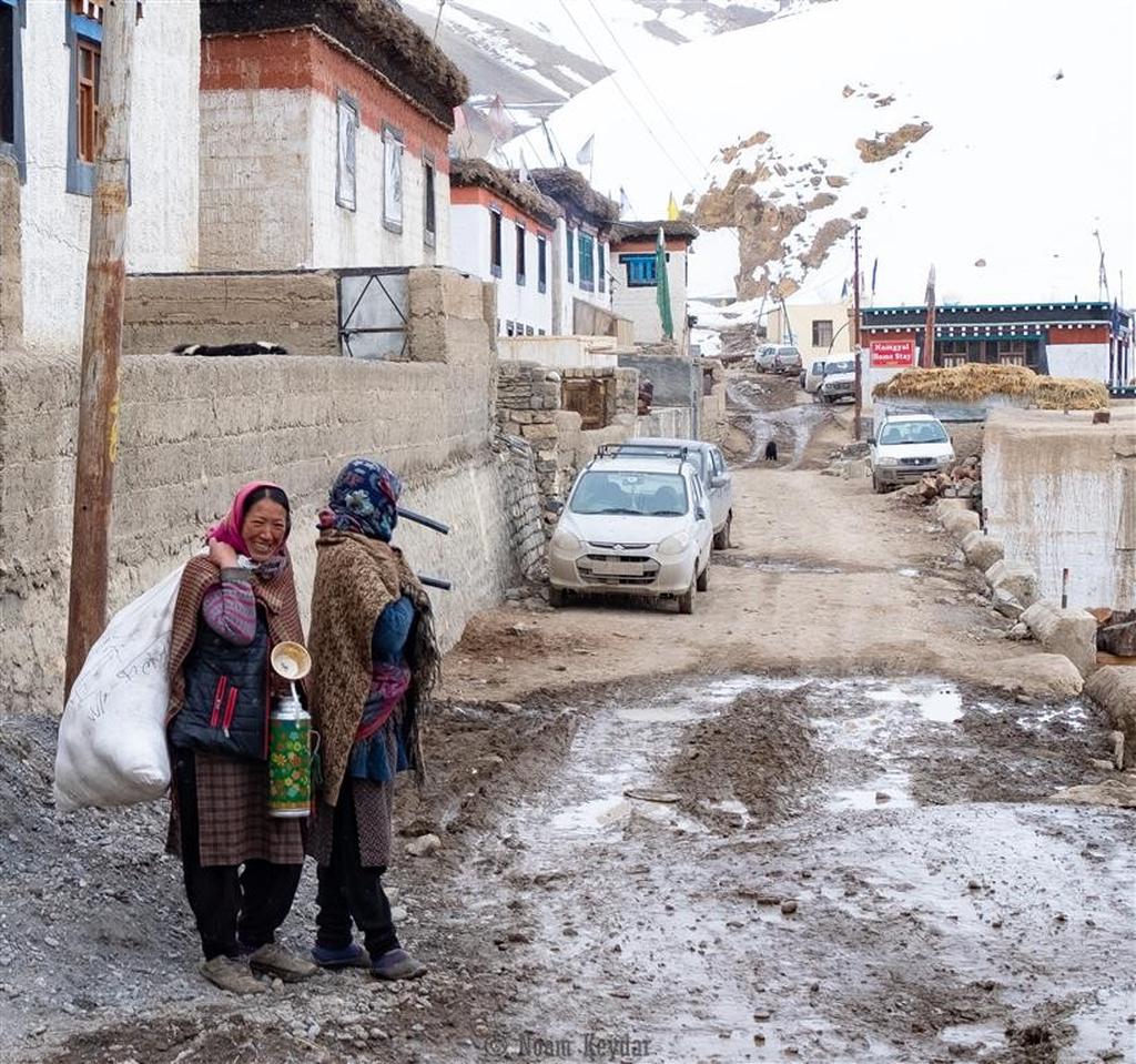 נשים מקומיות בכפר קיבר