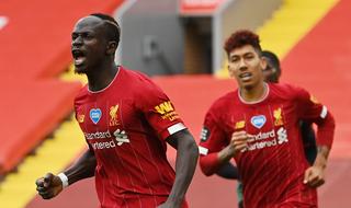 סאדיו מאנה חוגג