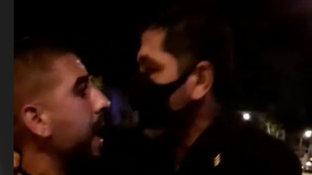 שוטרים מכים את דוד אוראל ביטון בחולון