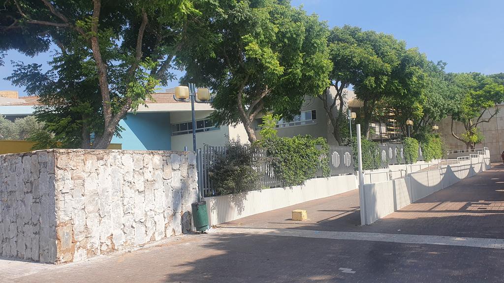 תיכון "מטרו-ווסט" ברעננה (צילום: רענן בן צור) בית ספר מטרו ווסט ברעננה