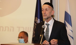אורי מקלב 