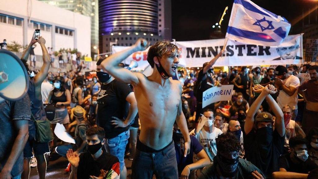 Mass protest in Tel Aviv on Saturday evening (Photo: Tal Shahar) עימותים ועצורים אחרי ההפגנה: "זו מלחמה"