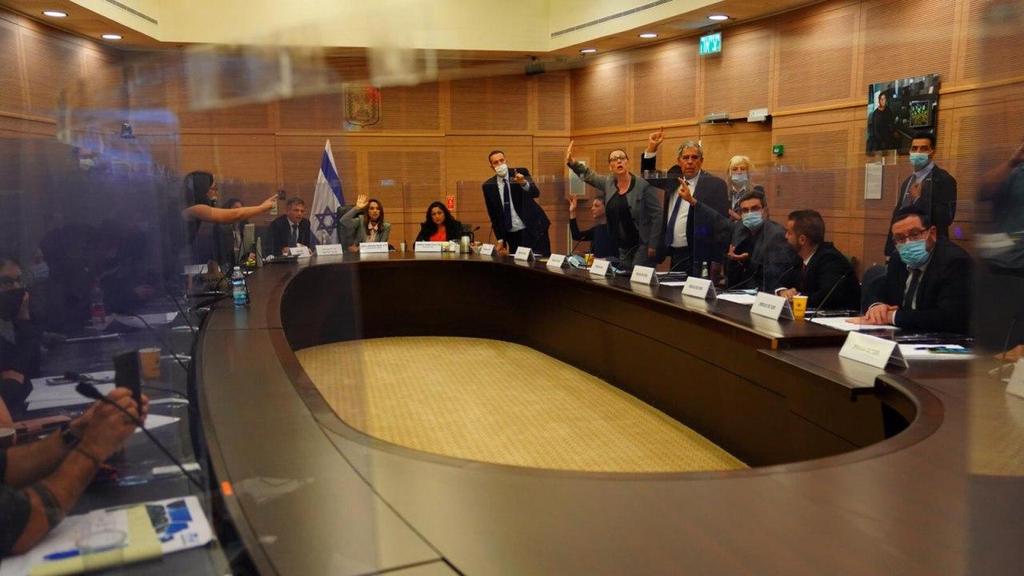 צילום: עדינה ולמן, דוברות הכנסת ההצבעה בוועדת הקורונה על פתיחת חדרי הכושר והבריכות בצל התפשטות הקורונה