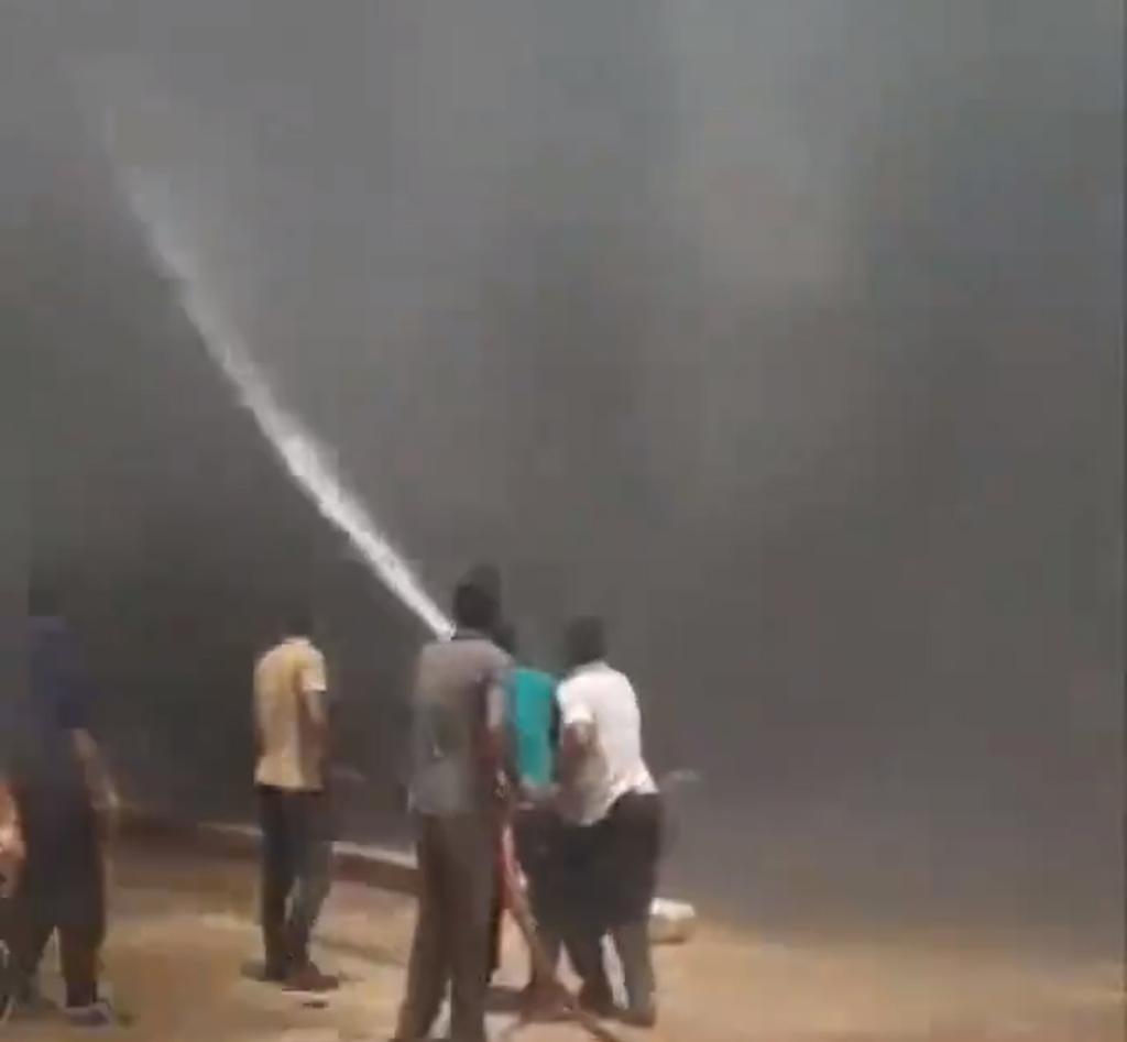 שריפה אש ספינה ספינות ב איראן בושהר