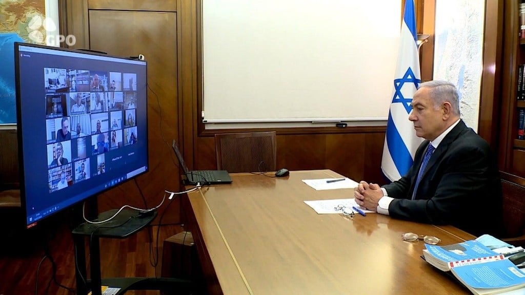 ראש הממשלה בישיבת זום עם השרים. הניסיון לעקוף את הכנסת לא עלה יפה (צילום: איתי בית און, לע"מ) נתניהו על ההמלצות: זה לא מדעי, יהיו תמיד חריגים, אבל זאת הכוונה שלנו - למנוע את ההתקהלות הזאת