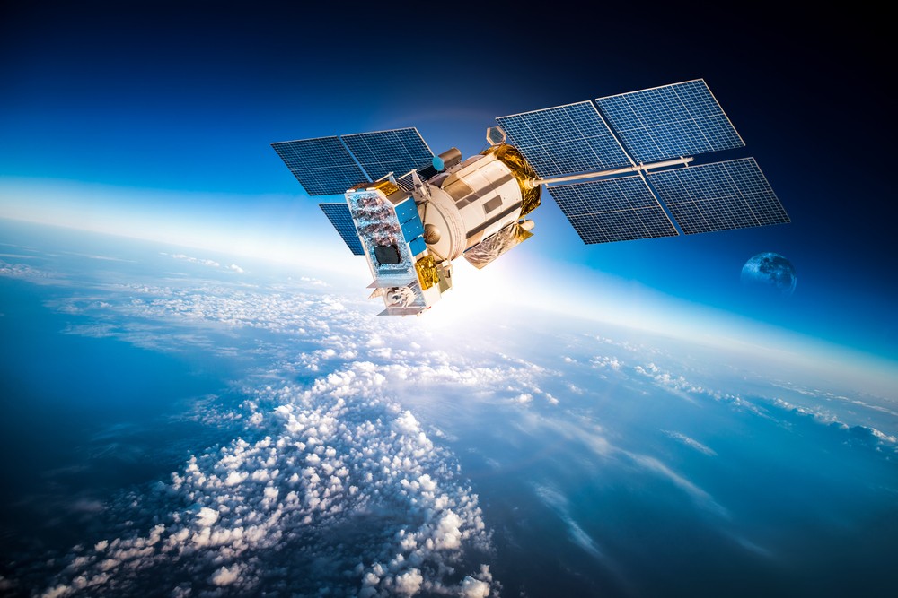 איתור באמצעות GPS. בעיית פרטיות (צילום: shutterstock) לוויין