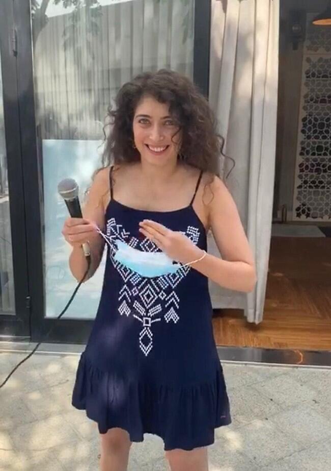 מה שרת להם? רוני דלומי (צילום: אינסטגרם) מה שרת להם? רוני דלומי