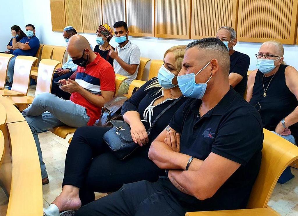 הנאשמים שזוכו בבית המשפט (צילום: רועי עידן ) יעקב שמבה ורונן כהן