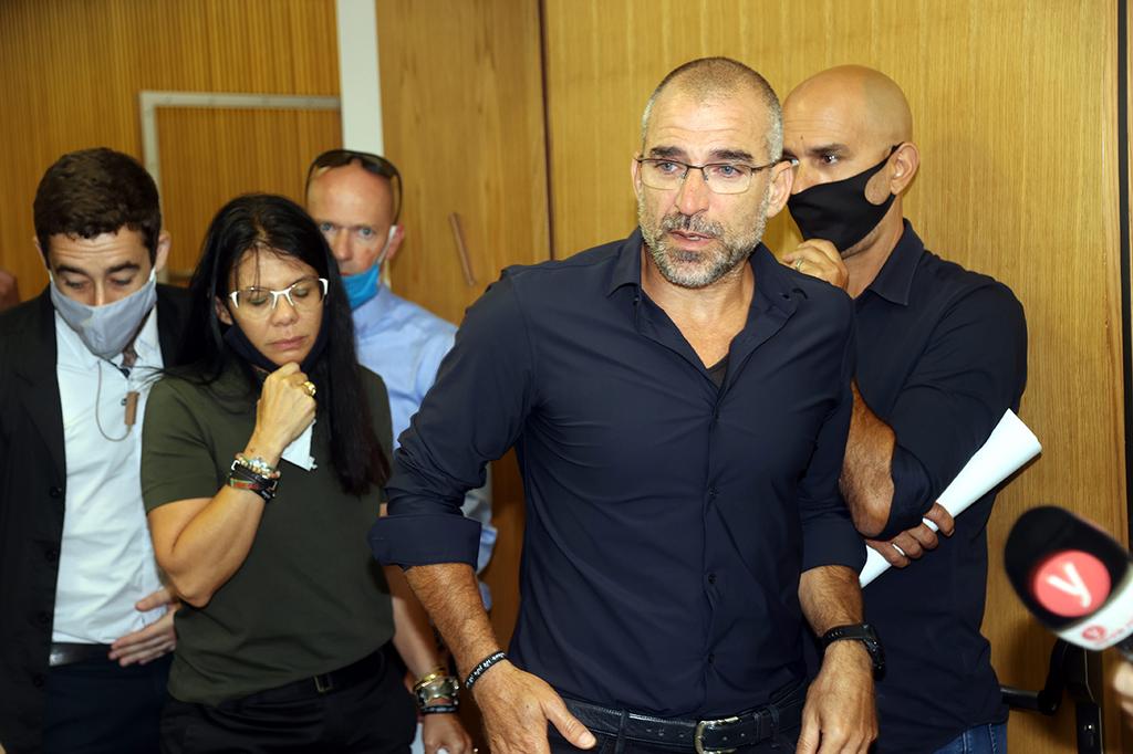 צילום: יריב כץ הוריו של אילון שלו אמסלם והנאשם אלי בר זכאי בבית המשפט