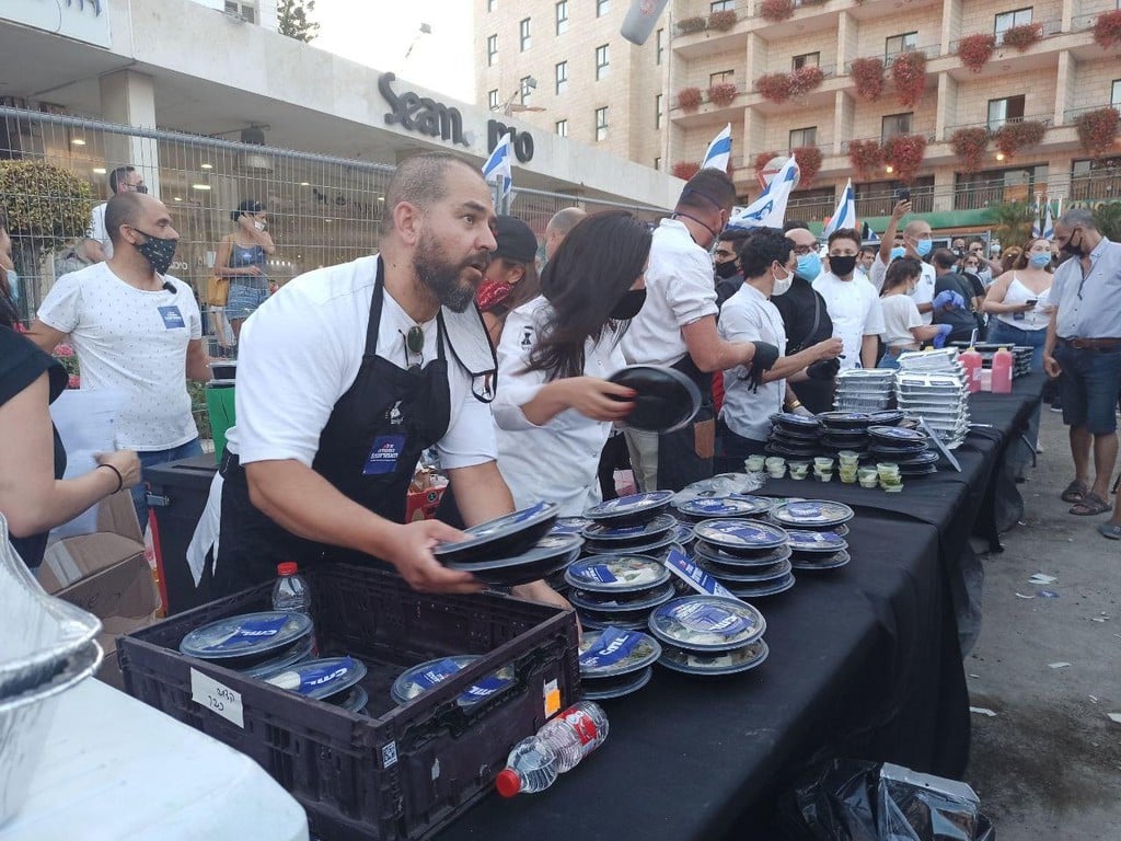 גם המסעדנים הפגינו (צילום: חיים גולדיטש) מחאת המסעדנים