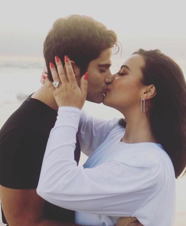 "קווירית מדי כדי להתחייב לגבר". לובאטו ומקס אהריך