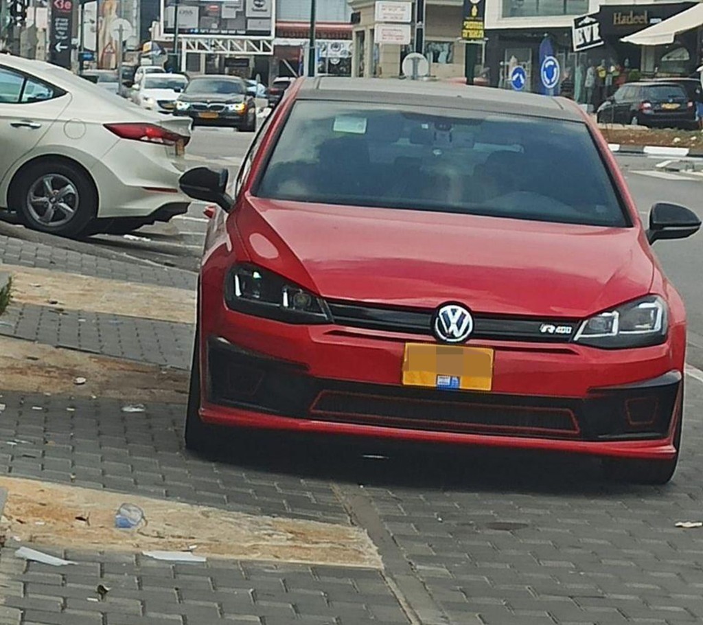 המדרכות החסומות בירכא