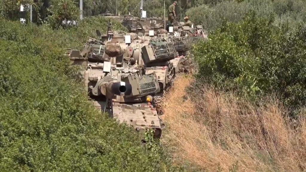 פריסת תותחים של צה"ל על רקע המתיחות (צילום: אביהו שפירא) צה"ל פורס תותחים בגבול הצפון על רקע המתיחות הבטחונית