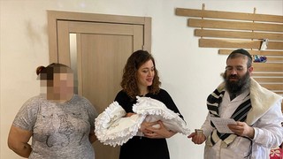 היולדת, רבקי והרב מנדי זקלס באירוע המרגש והמצומצם